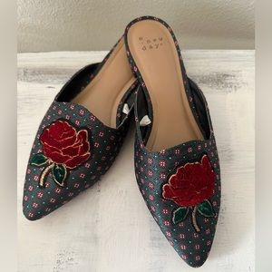 A new day mule slip on flats with flower size 8